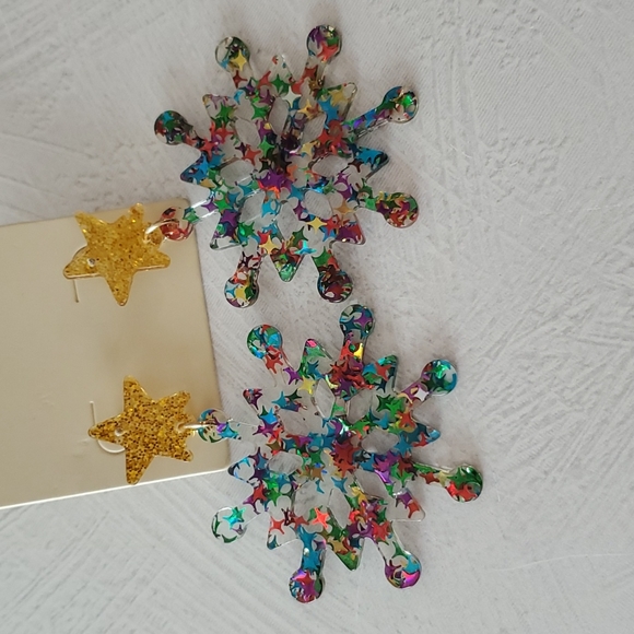 Holiday Winter Snowflake star confetti gold star pierced earrings Iridescent - Picture 2 of 5